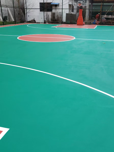 杭州 球场长期使用易出现地面开裂
